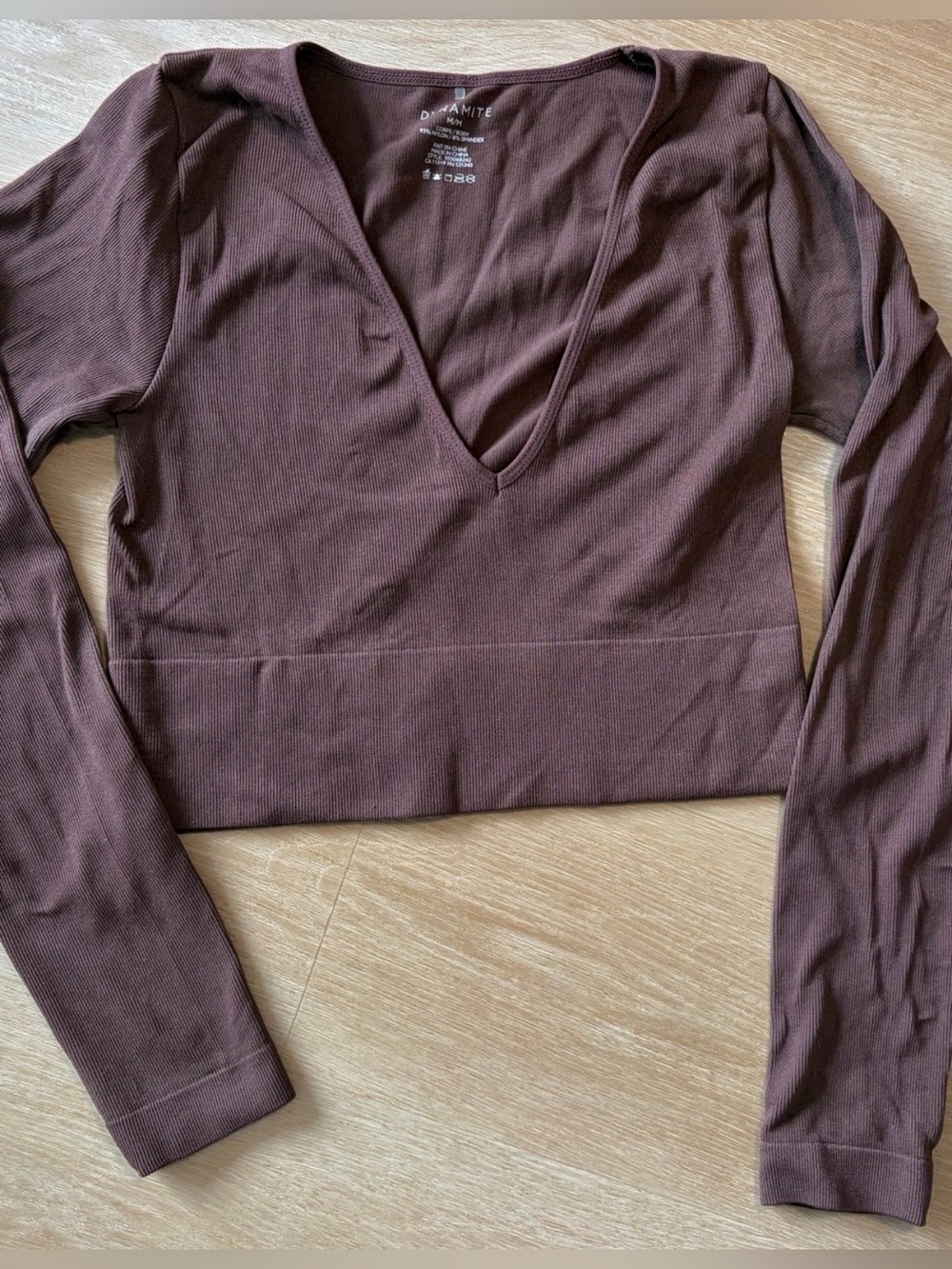 Dynamite Logan Ribbed Deep V Neck Long Sleeve Crop Top Mauve M